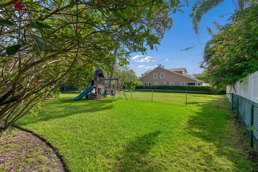301 26th Street W Bradenton FL 34205