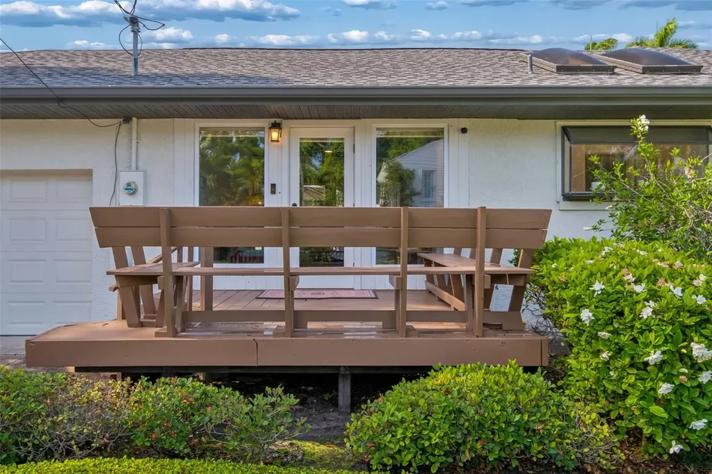 301 26th Street W Bradenton FL 34205
