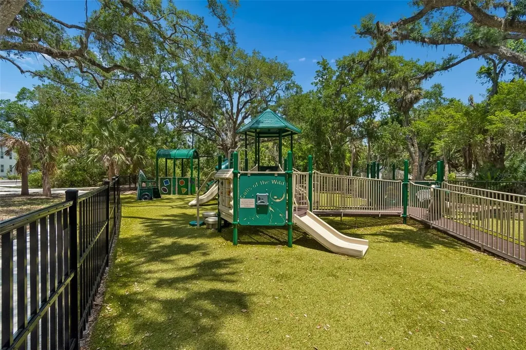 301 26th Street W Bradenton FL 34205