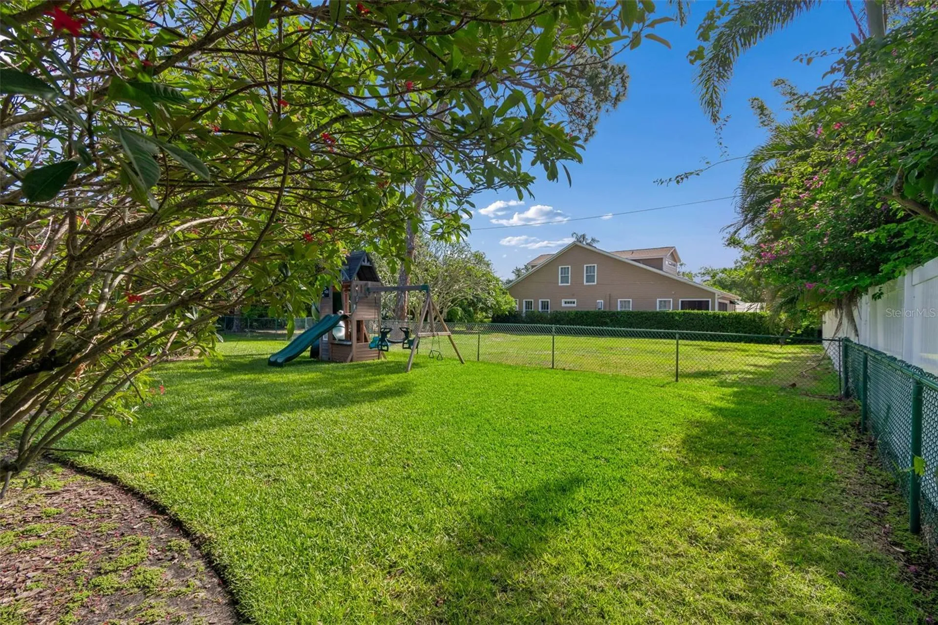 301 26th Street W Bradenton FL 34205