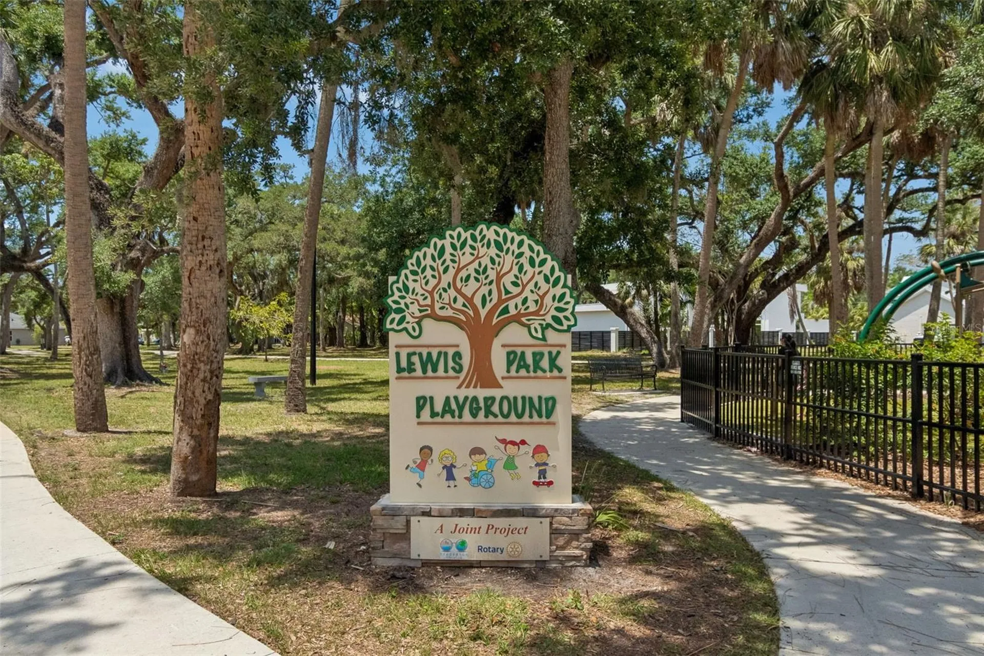 301 26th Street W Bradenton FL 34205