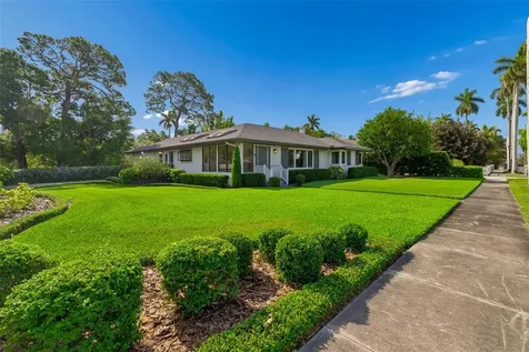 301 26th Street W Bradenton FL 34205