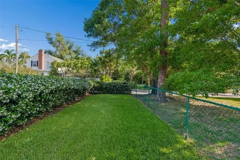 301 26th Street W Bradenton FL 34205