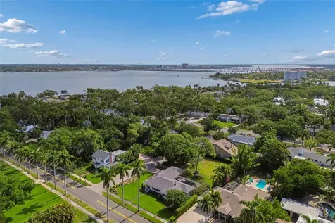 301 26th Street W Bradenton FL 34205