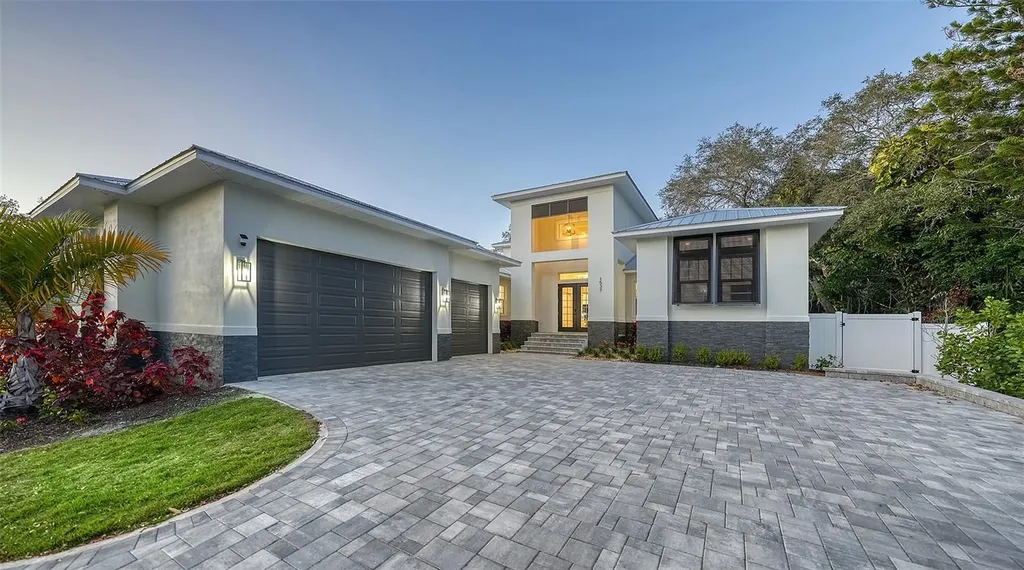 1537 Siesta Drive Sarasota FL 34239