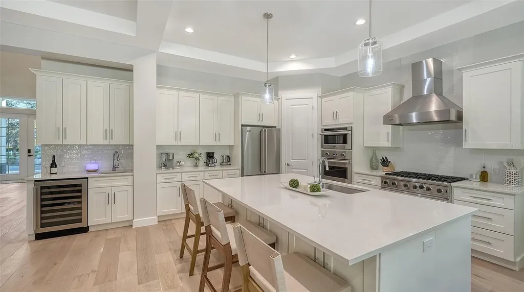1537 Siesta Drive Sarasota FL 34239