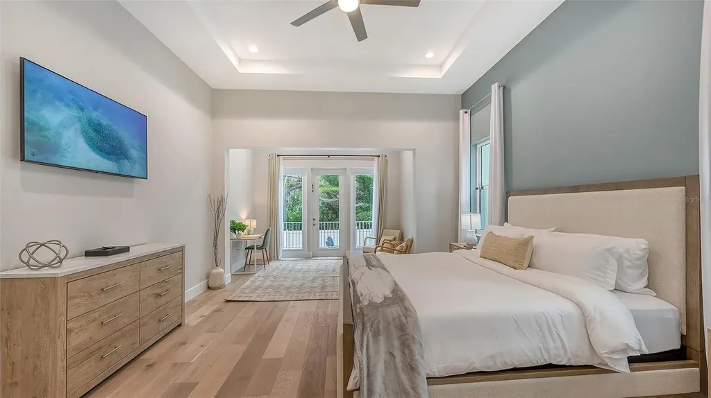 1537 Siesta Drive Sarasota FL 34239
