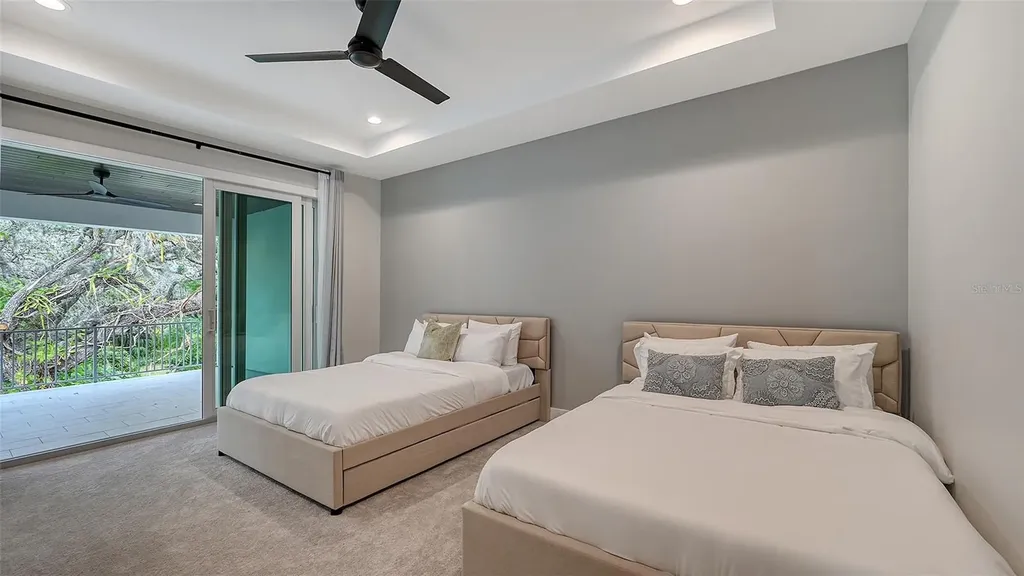 1537 Siesta Drive Sarasota FL 34239