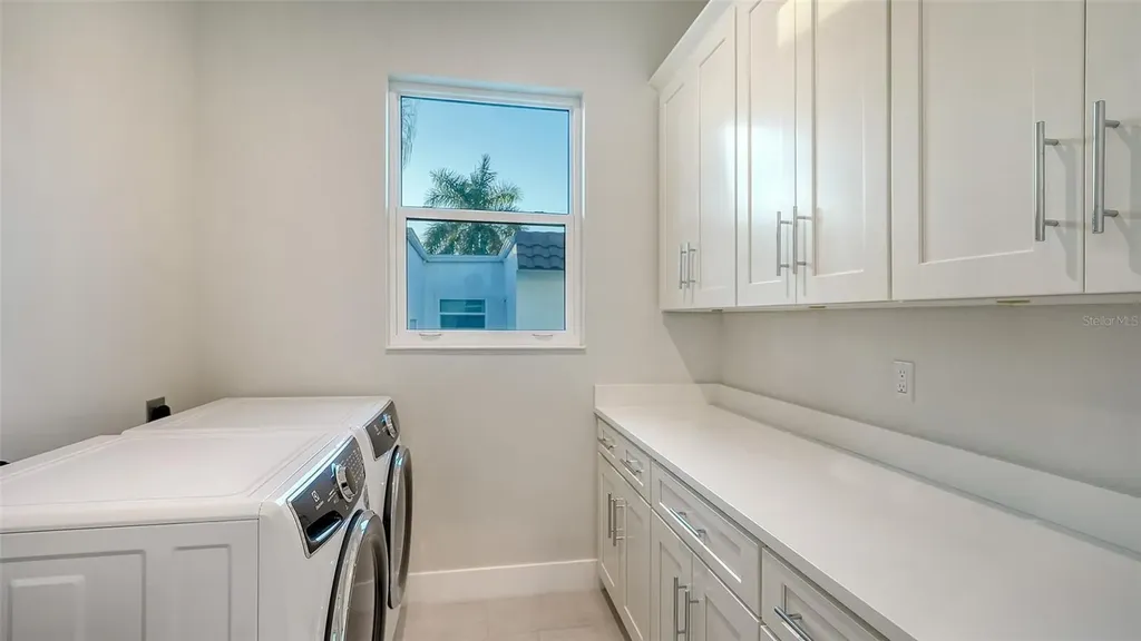 1537 Siesta Drive Sarasota FL 34239