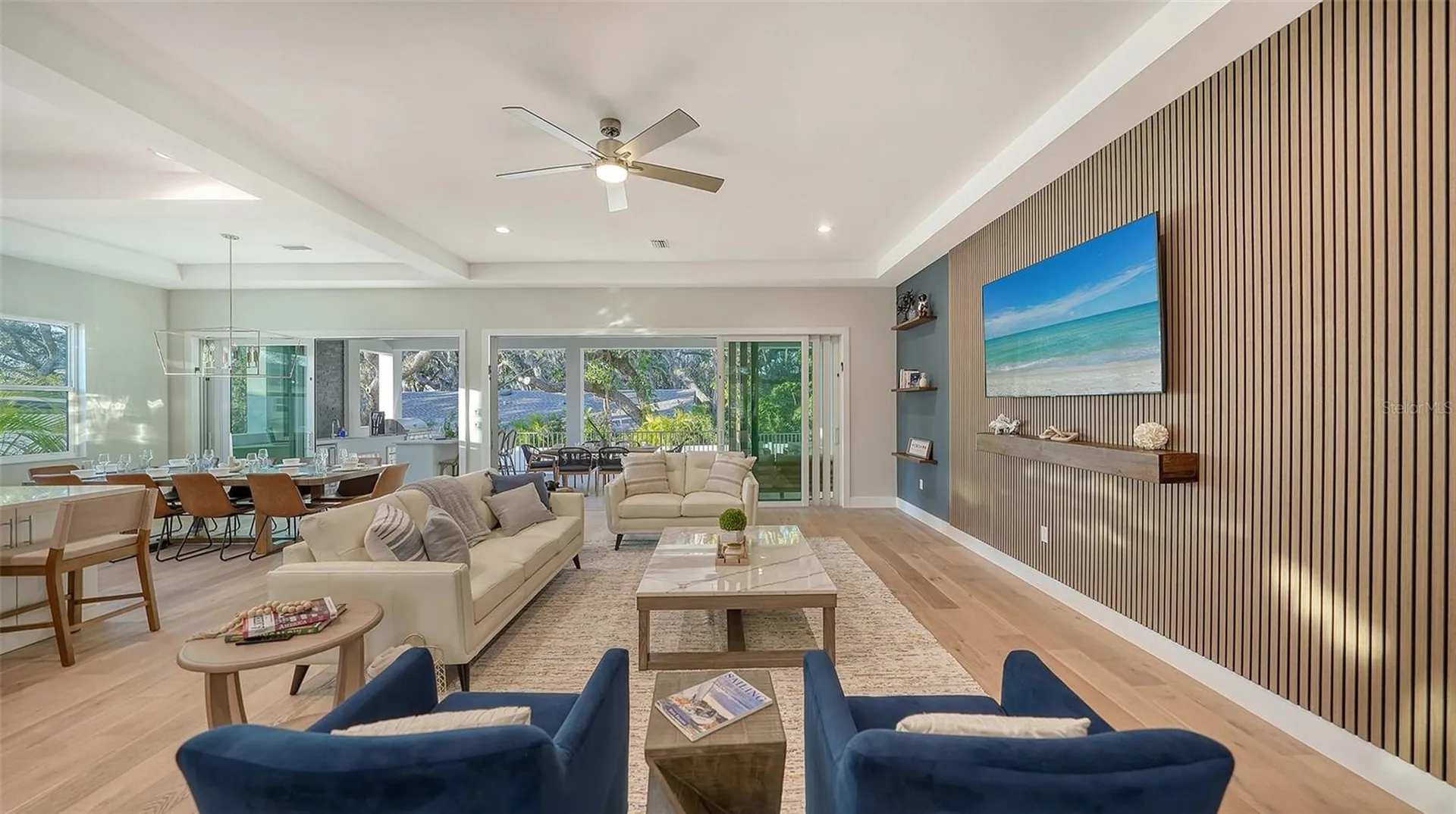 1537 Siesta Drive Sarasota FL 34239