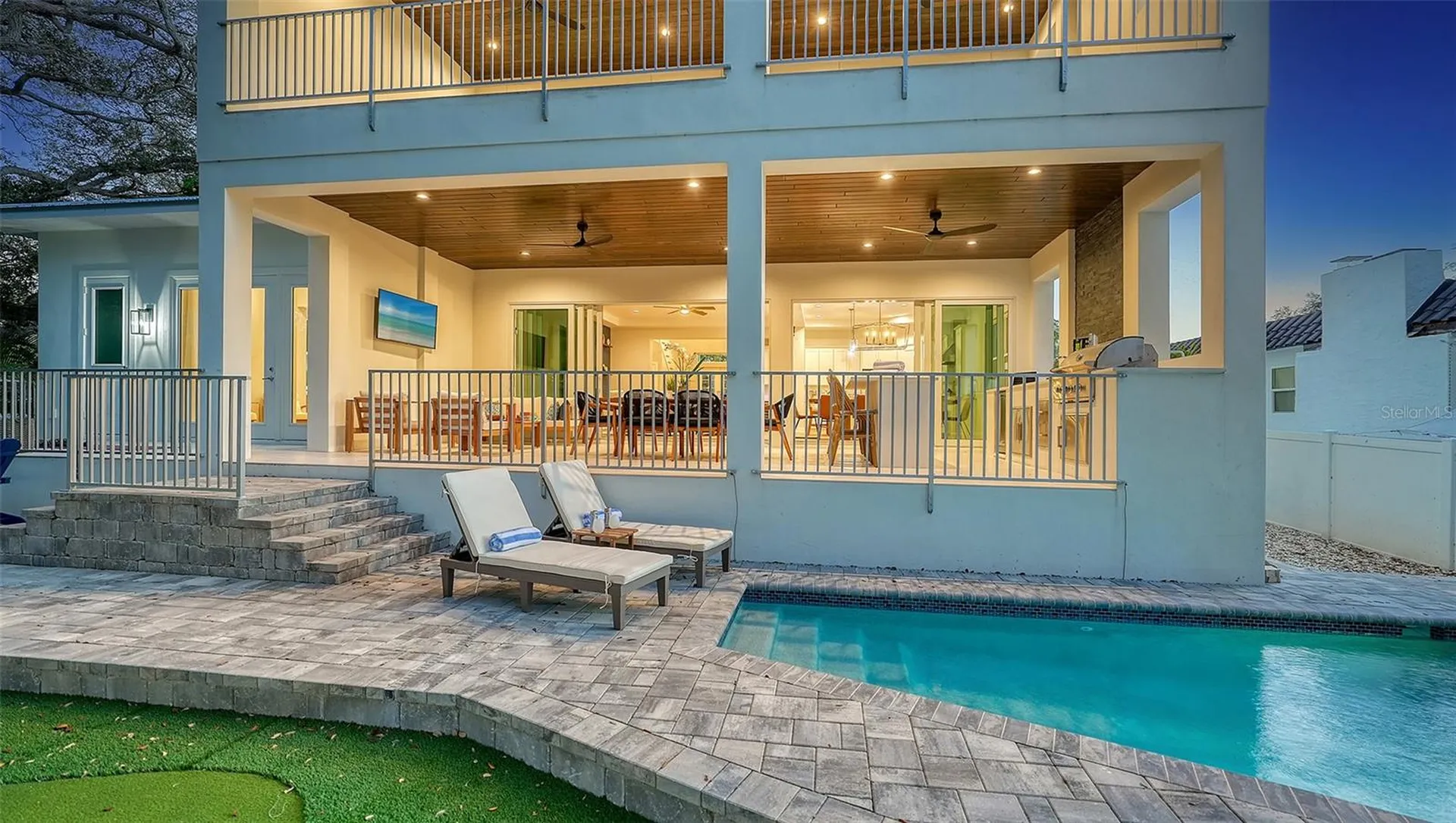 1537 Siesta Drive Sarasota FL 34239