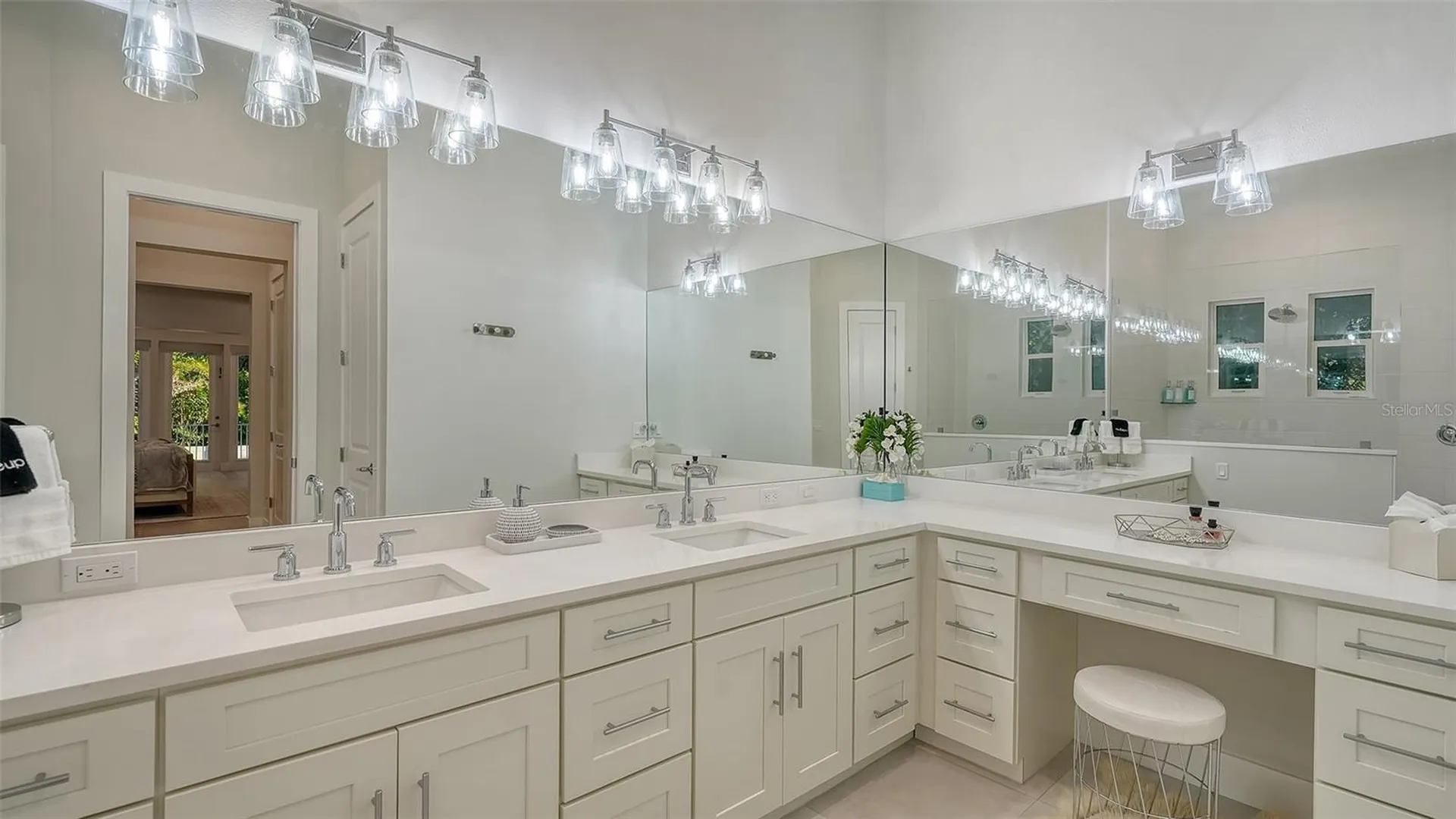 1537 Siesta Drive Sarasota FL 34239