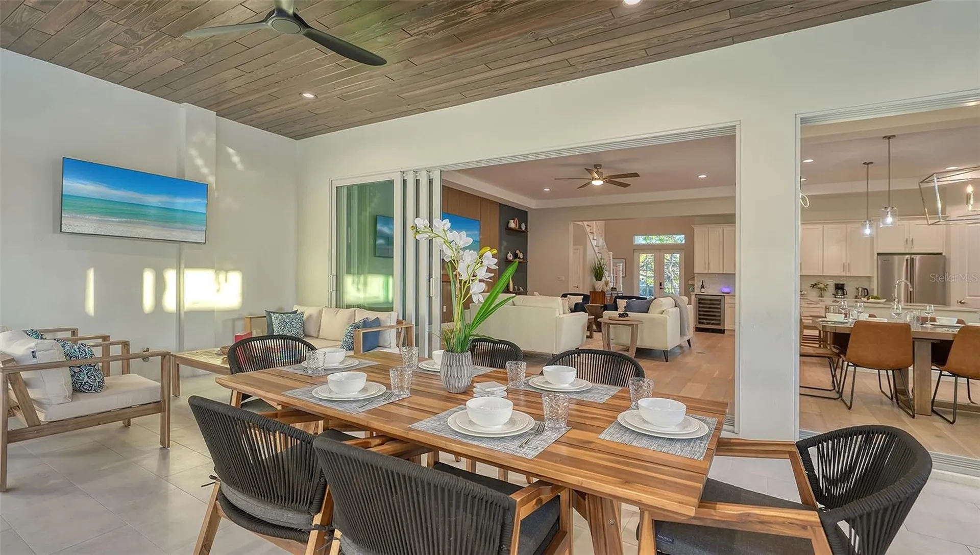 1537 Siesta Drive Sarasota FL 34239