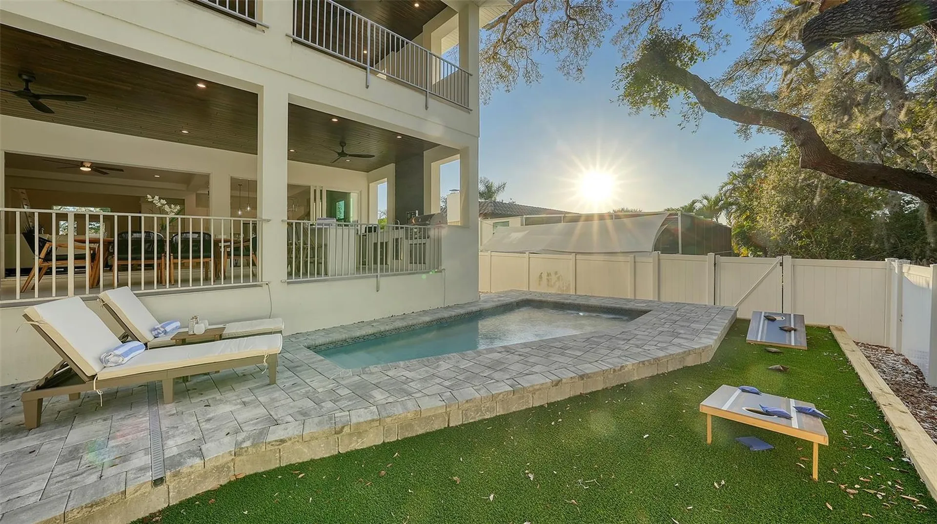 1537 Siesta Drive Sarasota FL 34239