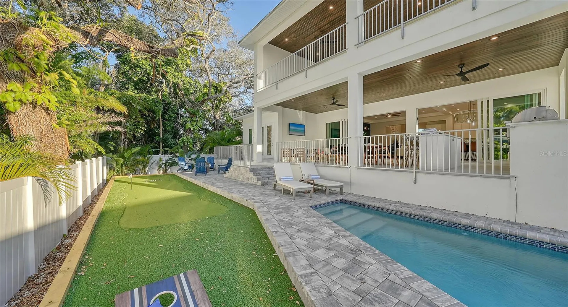 1537 Siesta Drive Sarasota FL 34239