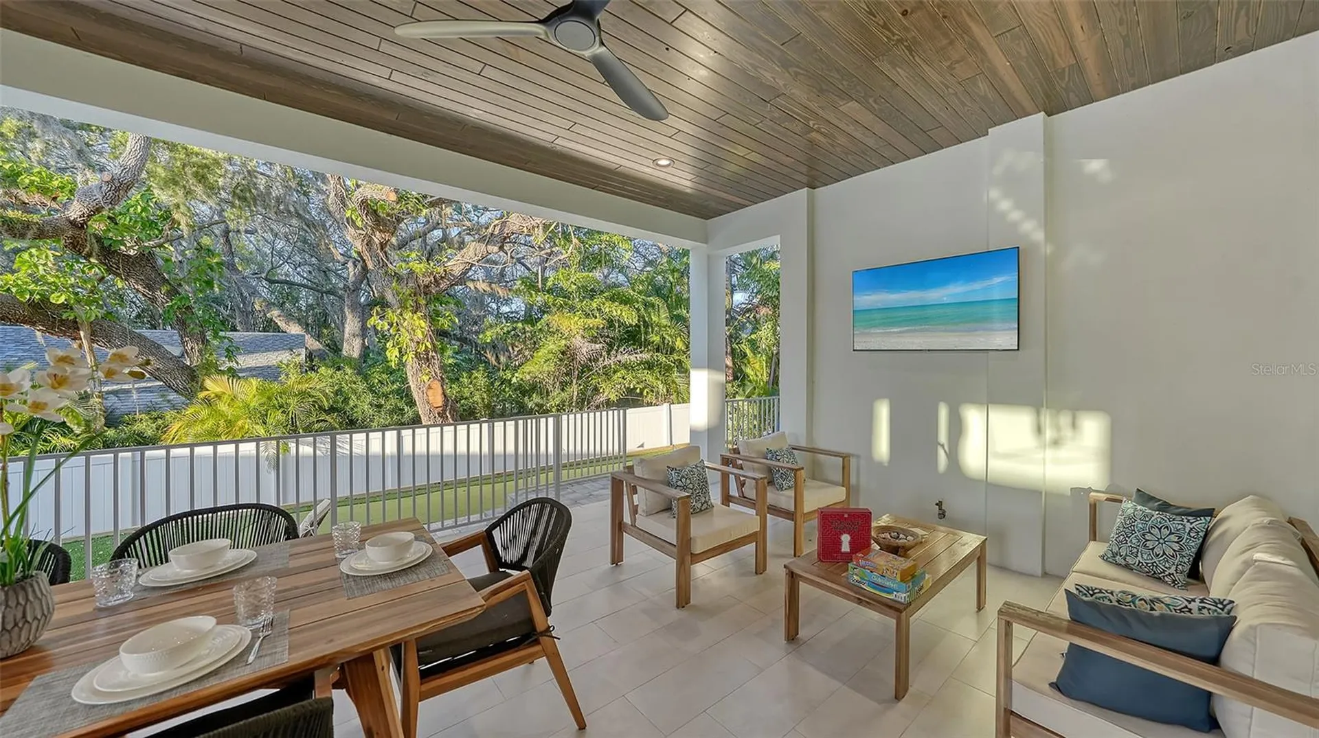 1537 Siesta Drive Sarasota FL 34239