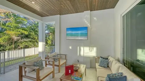 1537 Siesta Drive Sarasota FL 34239