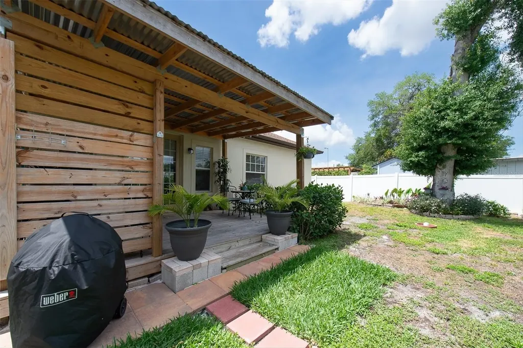 3003 W Leroy Street Tampa FL 33607