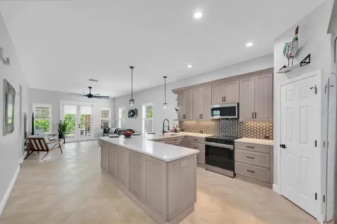 3003 W Leroy Street Tampa FL 33607