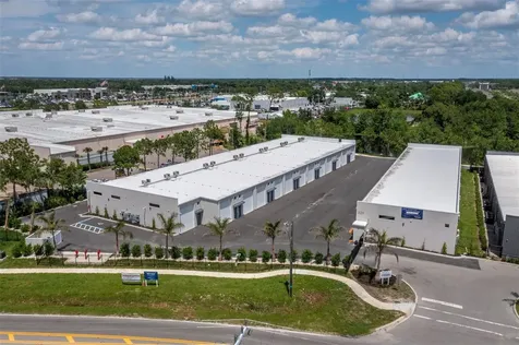 829 57TH Street E Bradenton FL 34208