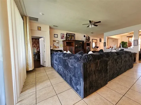2750 Corbel Loop Kissimmee FL 34746