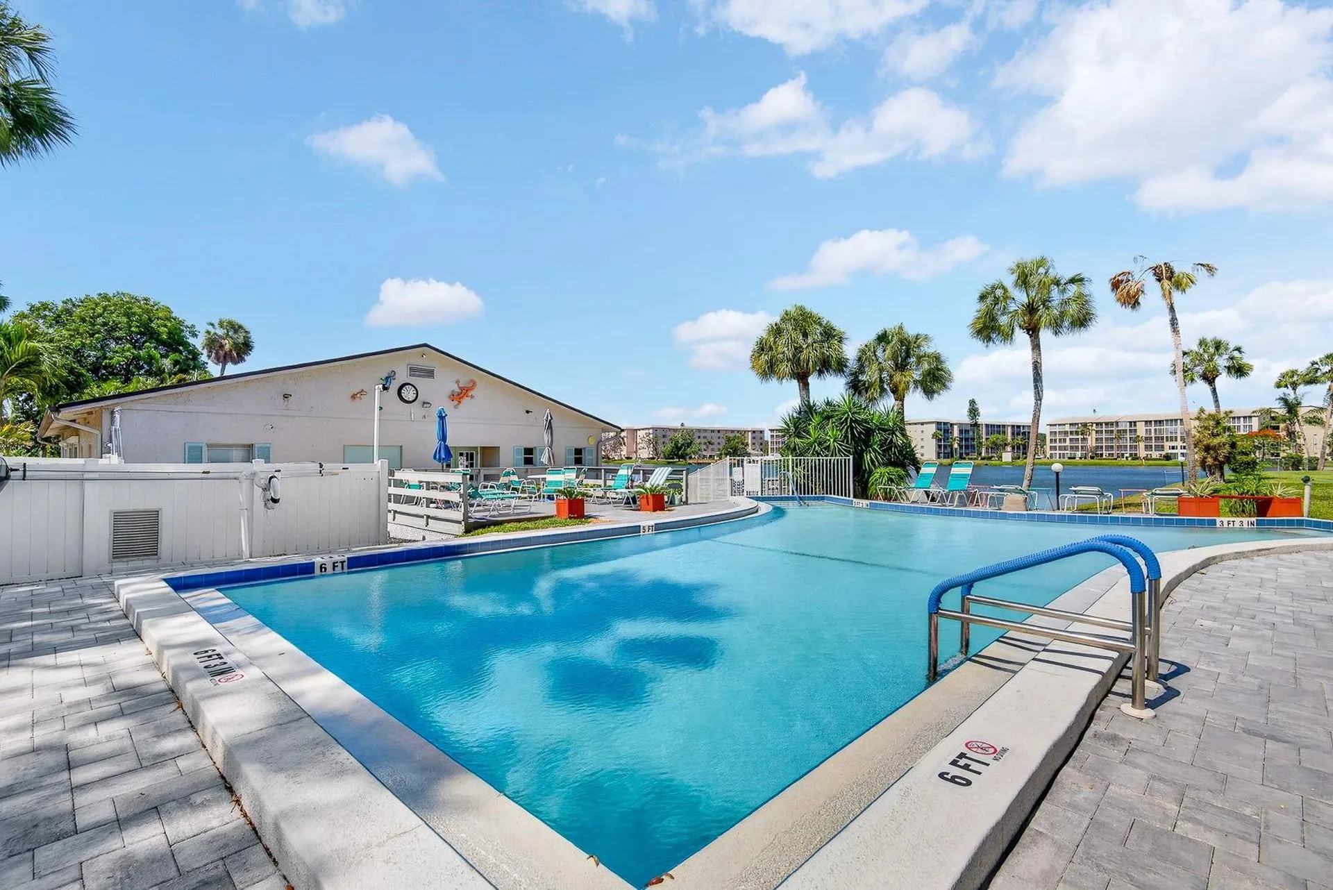 3344 Lake Bayshore Drive Bradenton FL 34205