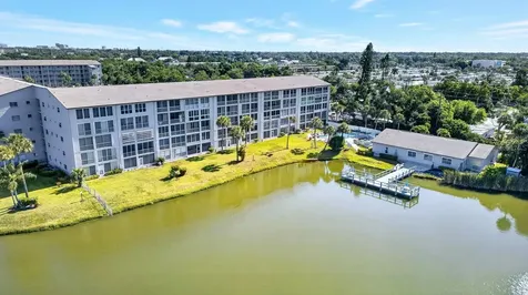 3344 Lake Bayshore Drive Bradenton FL 34205