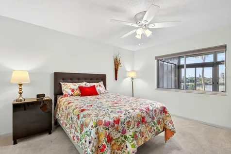3344 Lake Bayshore Drive Bradenton FL 34205