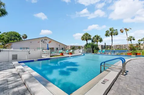 3344 Lake Bayshore Drive Bradenton FL 34205