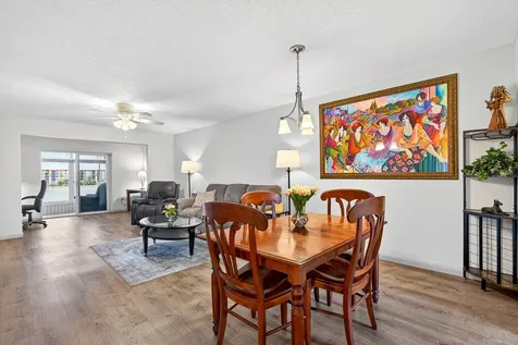3344 Lake Bayshore Drive Bradenton FL 34205