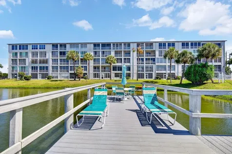 3344 Lake Bayshore Drive Bradenton FL 34205