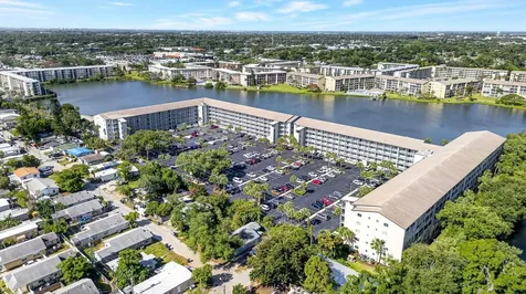 3344 Lake Bayshore Drive Bradenton FL 34205
