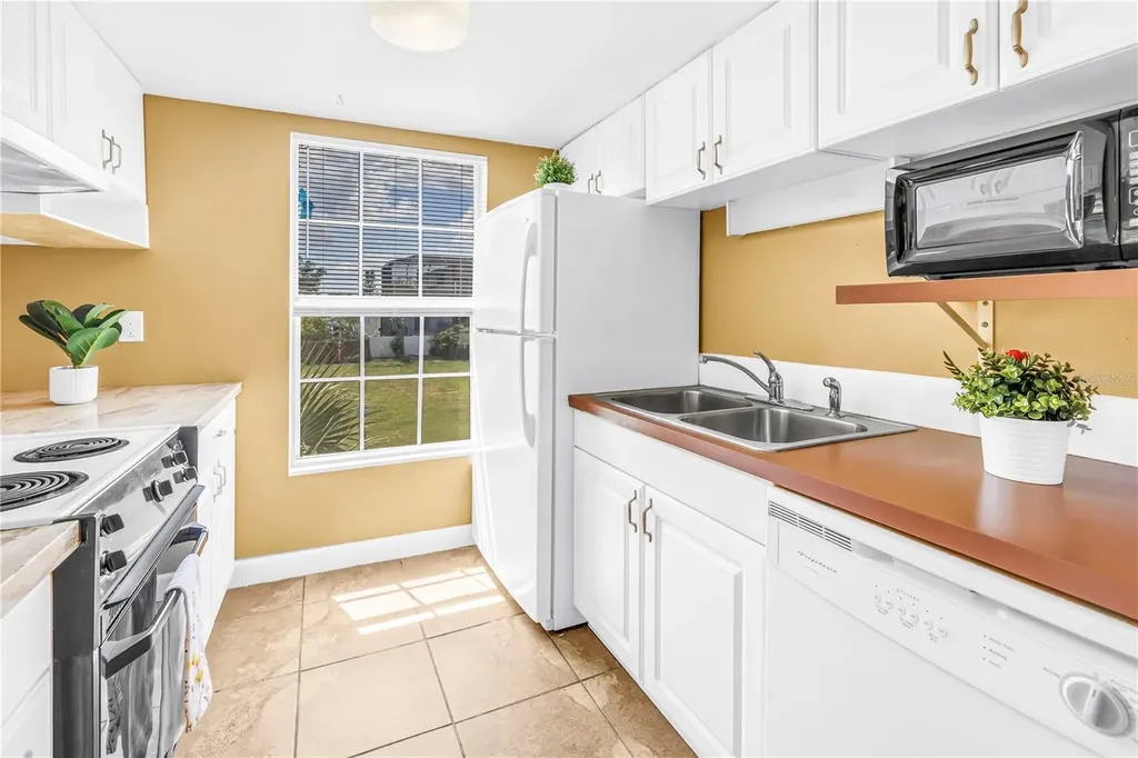 1310 83rd Avenue N St Petersburg FL 33702