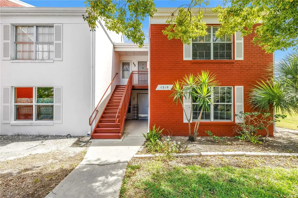 1310 83rd Avenue N St Petersburg FL 33702