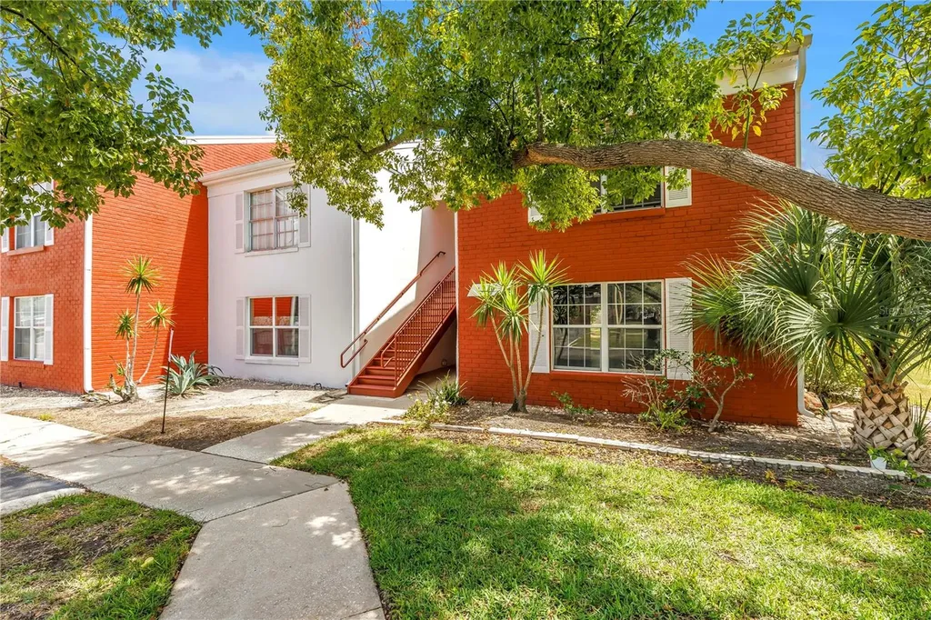 1310 83rd Avenue N St Petersburg FL 33702