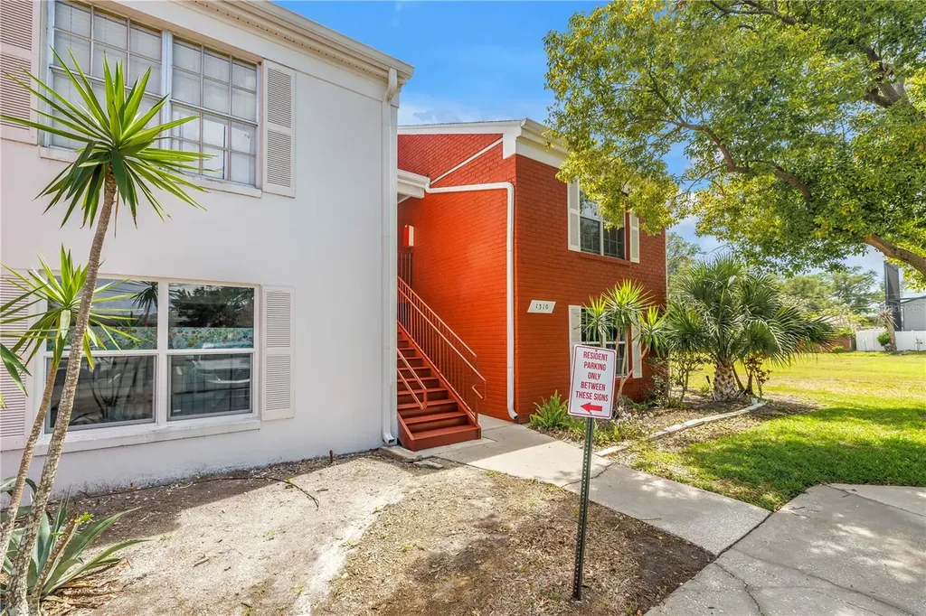 1310 83rd Avenue N St Petersburg FL 33702