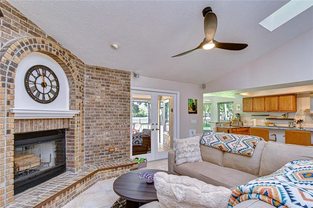 1015 Ventana Drive Ruskin FL 33573