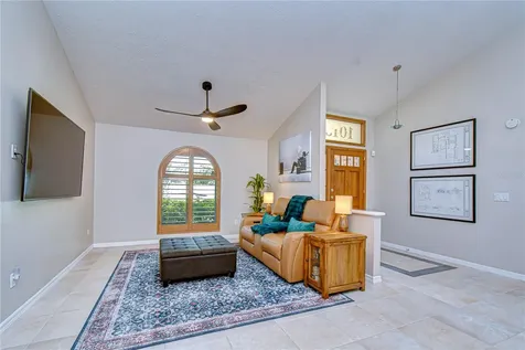 1015 Ventana Drive Ruskin FL 33573