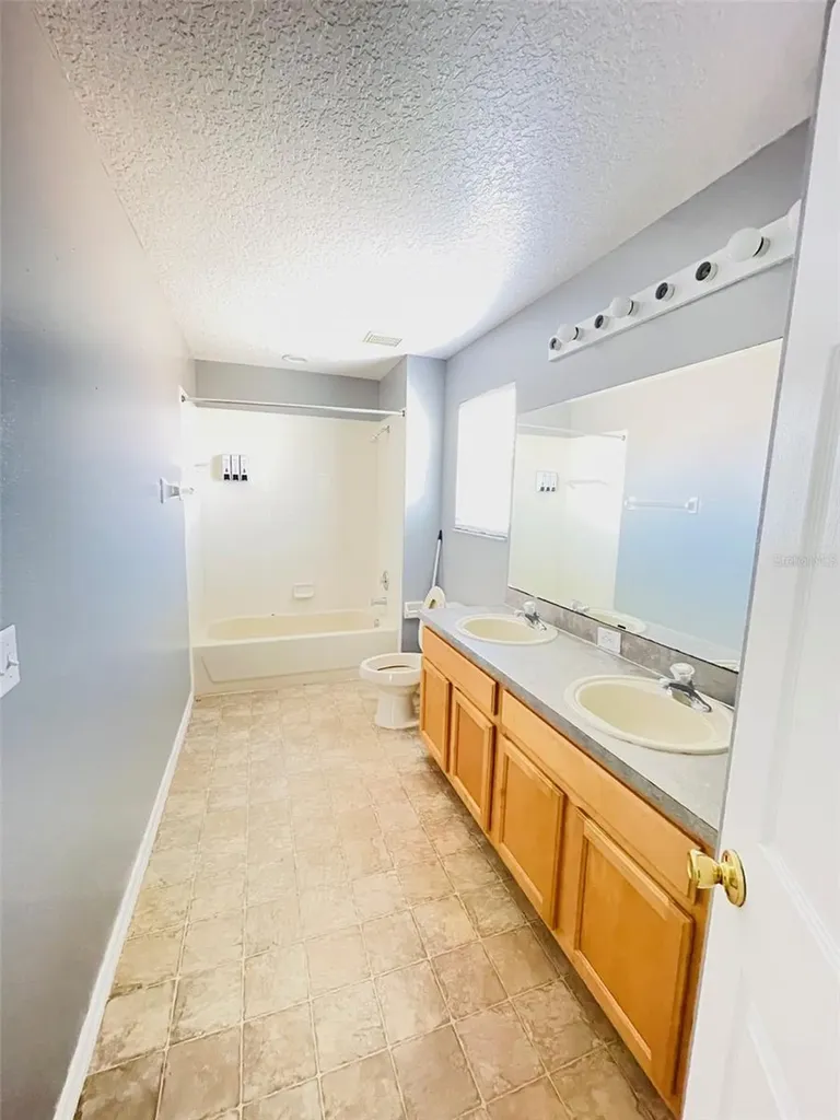 155 Owenshire Circle Kissimmee FL 34744