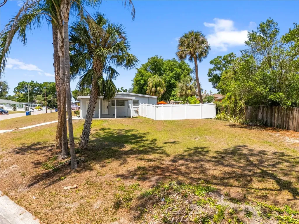 2125 W Hiawatha Street Tampa FL 33604