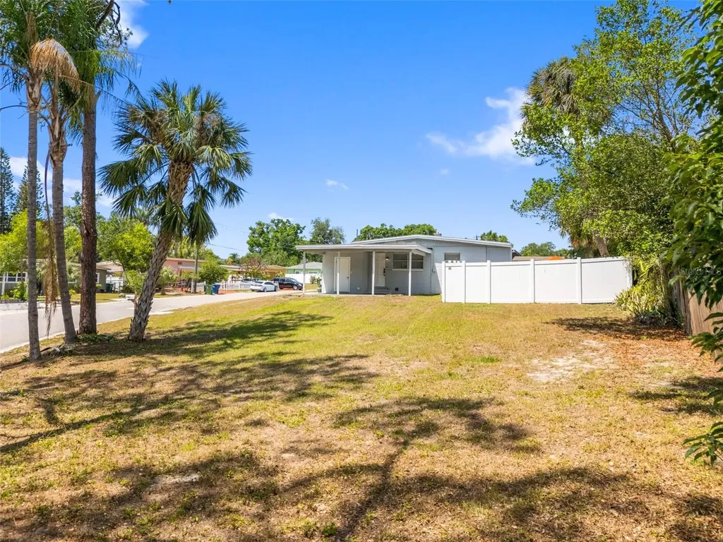 2125 W Hiawatha Street Tampa FL 33604
