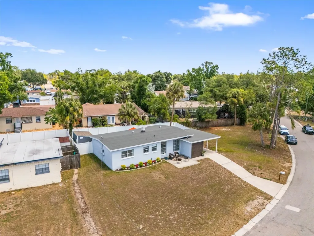 2125 W Hiawatha Street Tampa FL 33604