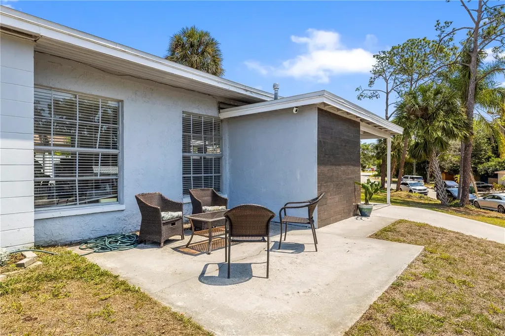 2125 W Hiawatha Street Tampa FL 33604