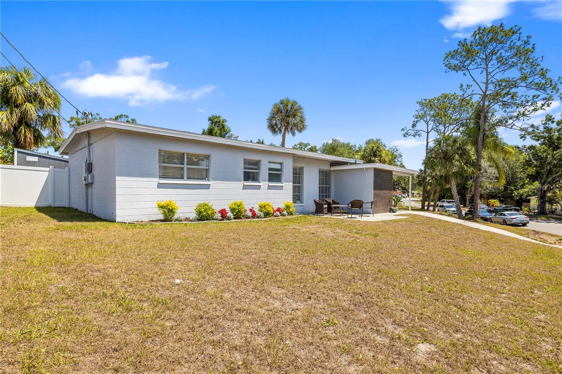 2125 W Hiawatha Street Tampa FL 33604
