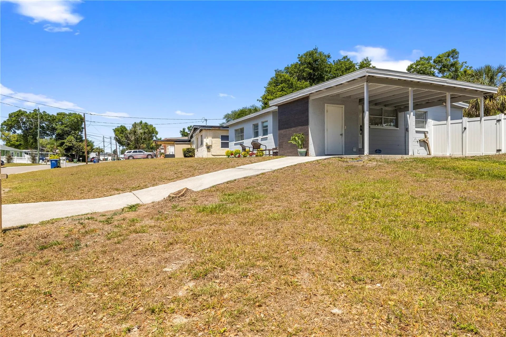 2125 W Hiawatha Street Tampa FL 33604