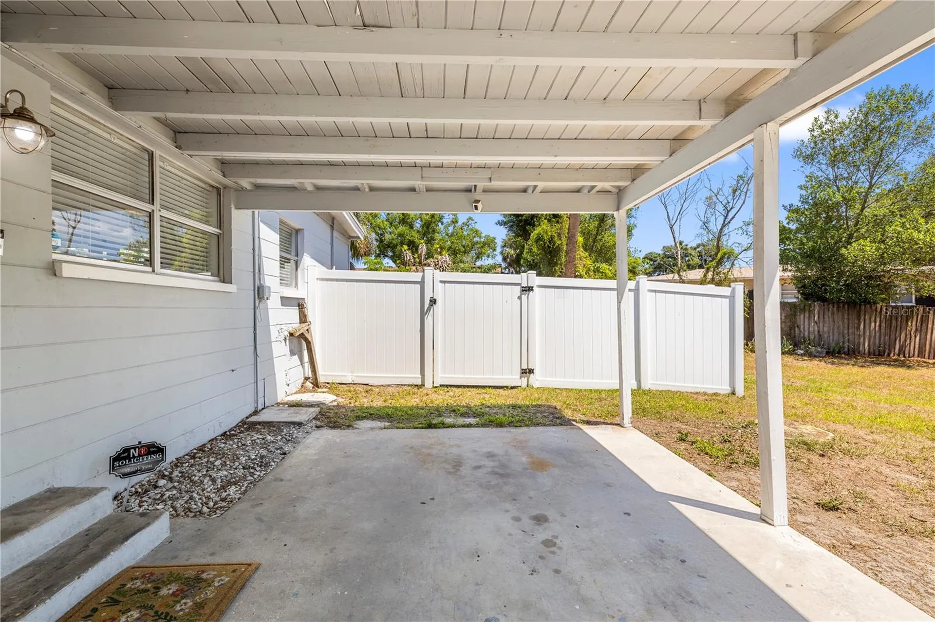2125 W Hiawatha Street Tampa FL 33604