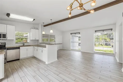 2125 W Hiawatha Street Tampa FL 33604