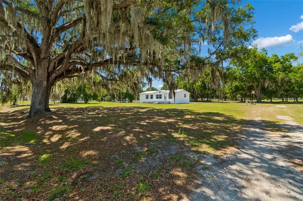 1710 Cowart Road Plant City FL 33567