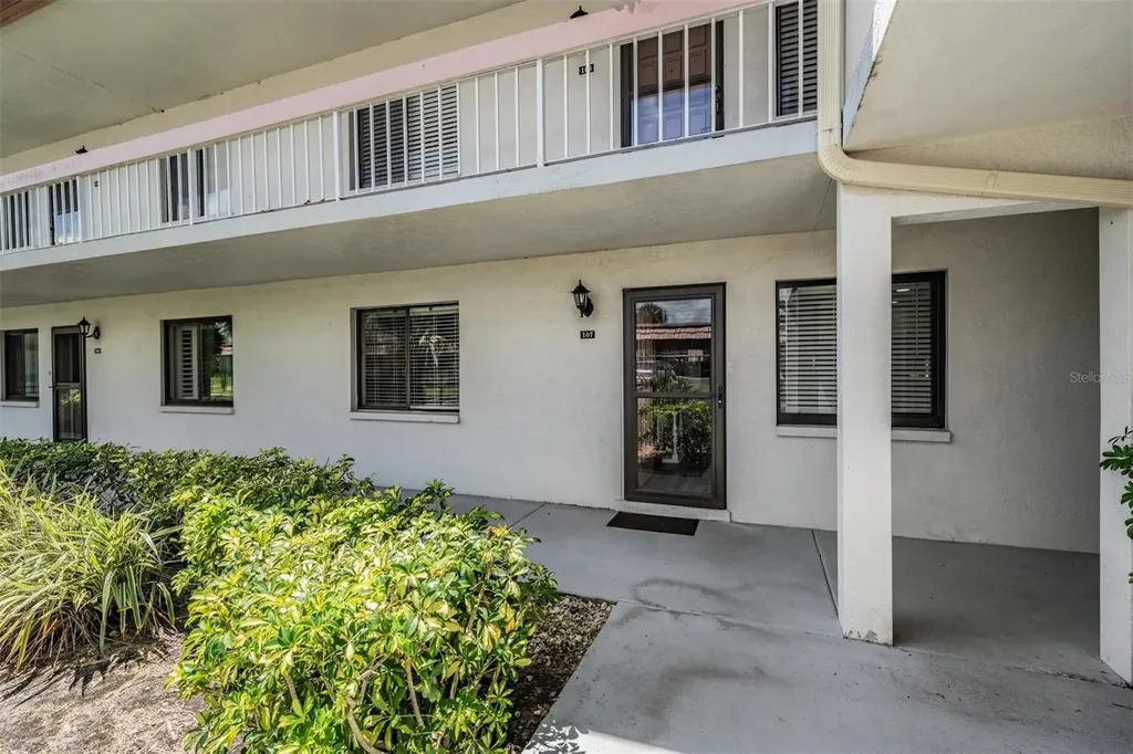 107 Lakeview Place Oldsmar FL 34677