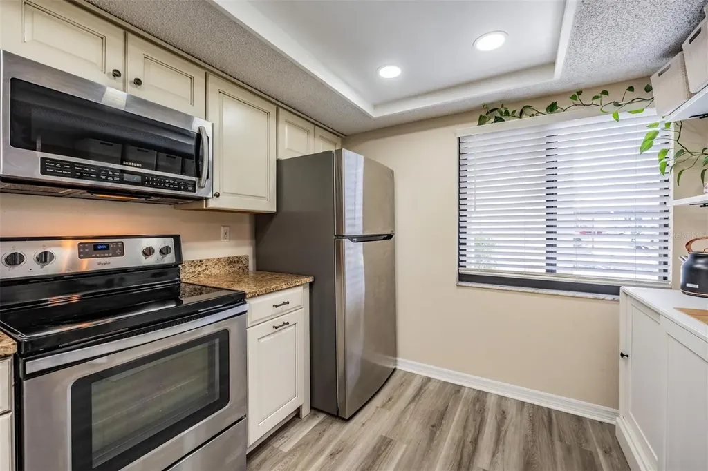 107 Lakeview Place Oldsmar FL 34677
